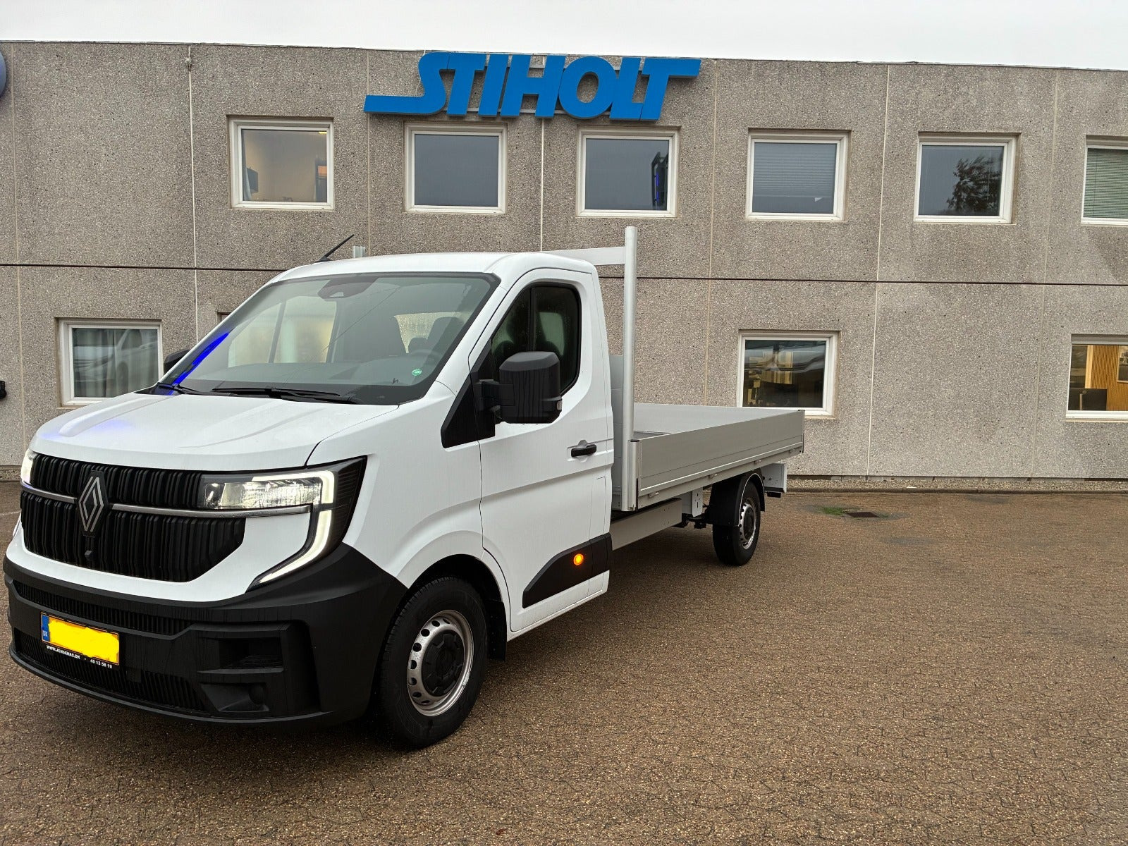 Hvid Renault Master V T35 fra 2026