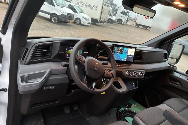 Hvid Renault Master V T35 fra 2026