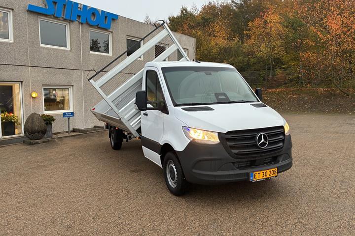 Hvid Mercedes Sprinter 317 fra 2026
