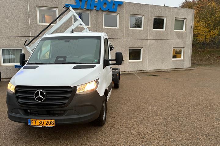 Hvid Mercedes Sprinter 317 fra 2026