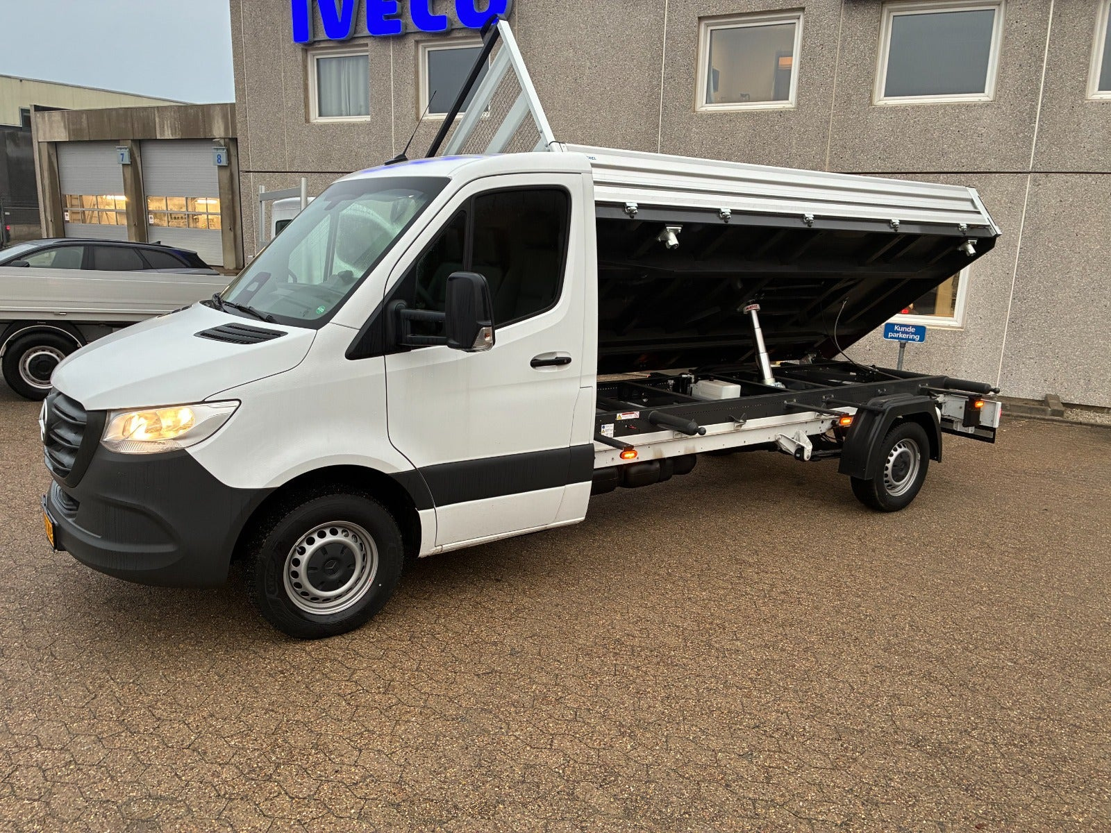 Hvid Mercedes Sprinter 317 fra 2026