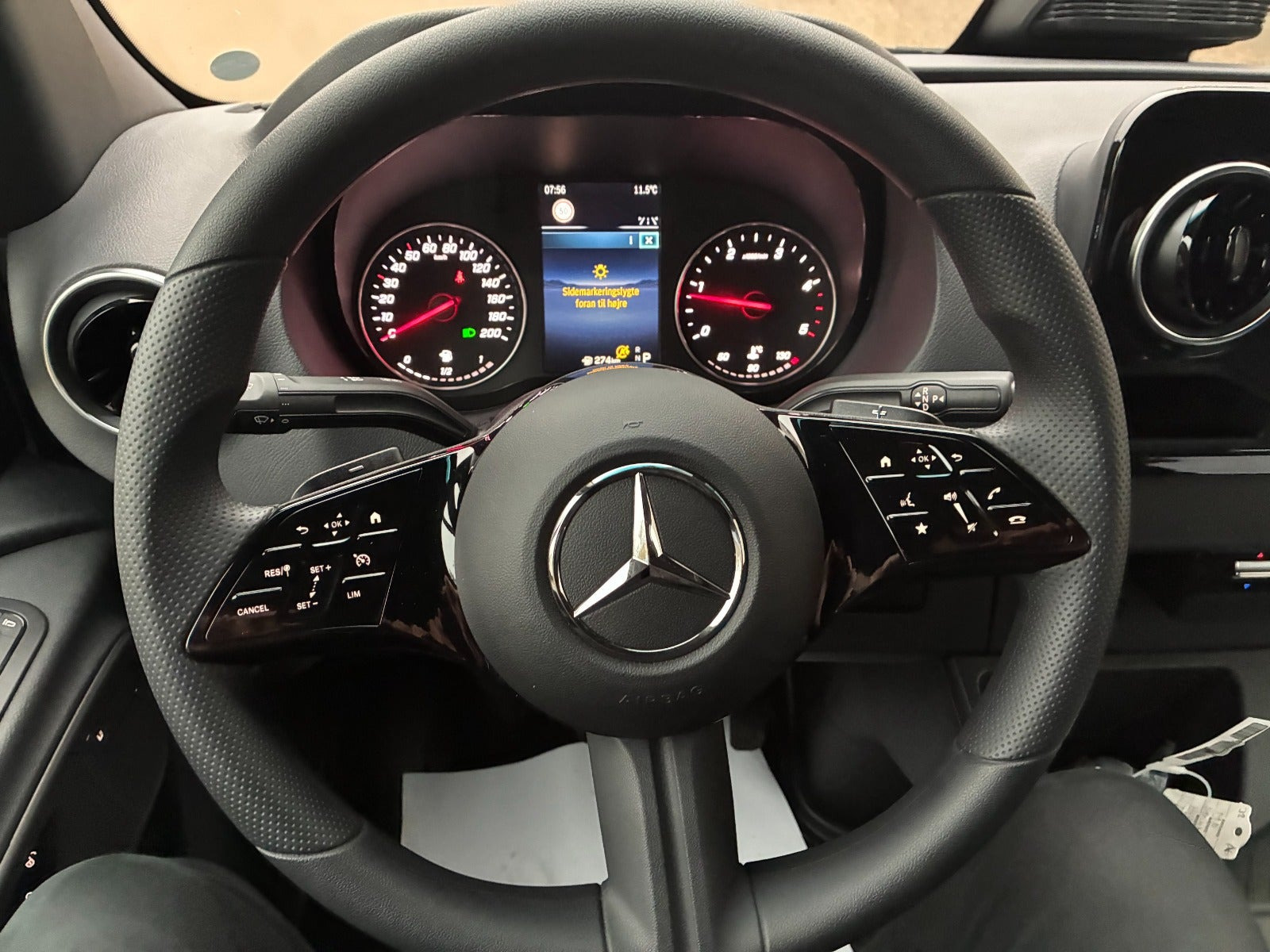 Hvid Mercedes Sprinter 317 fra 2026