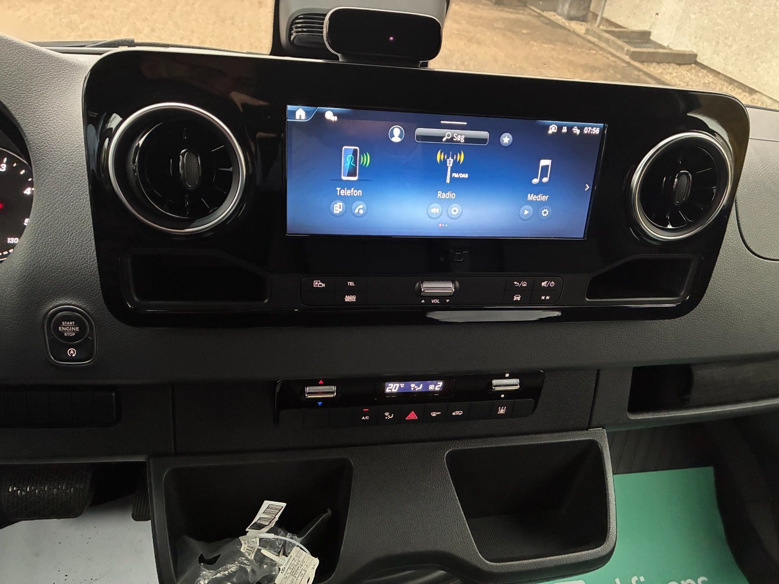 Hvid Mercedes Sprinter 317 fra 2026