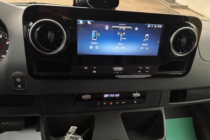 Hvid Mercedes Sprinter 317 fra 2026