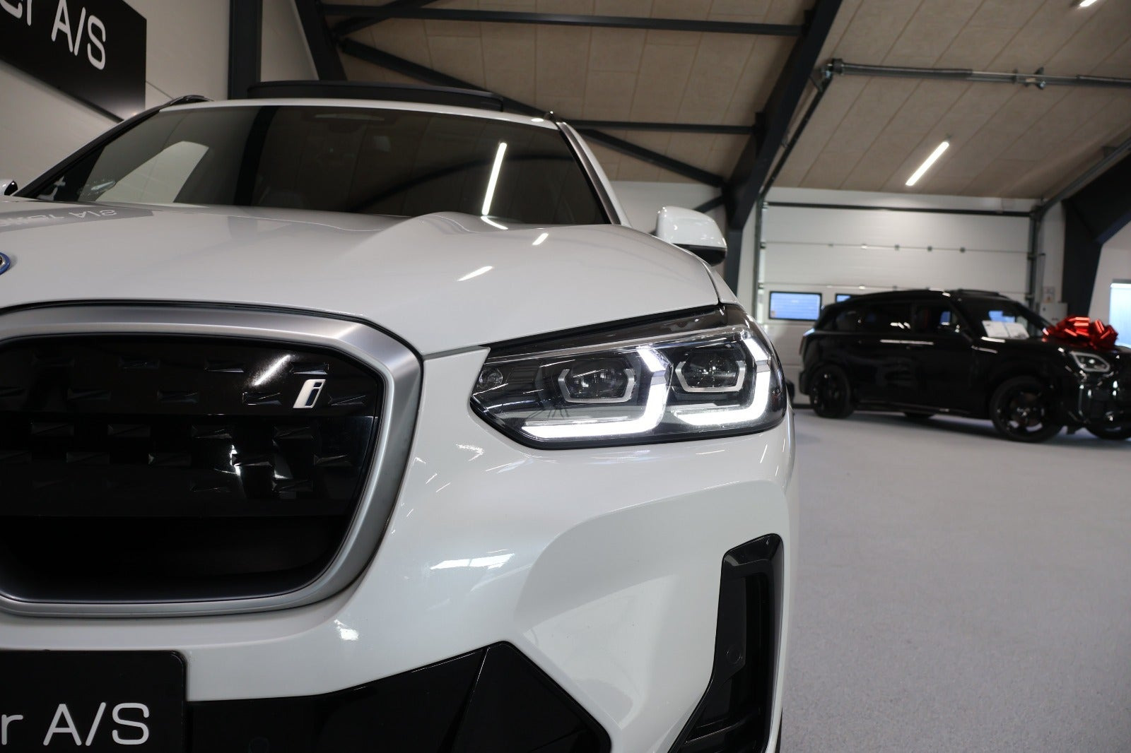 Hvid BMW iX3 fra 2022