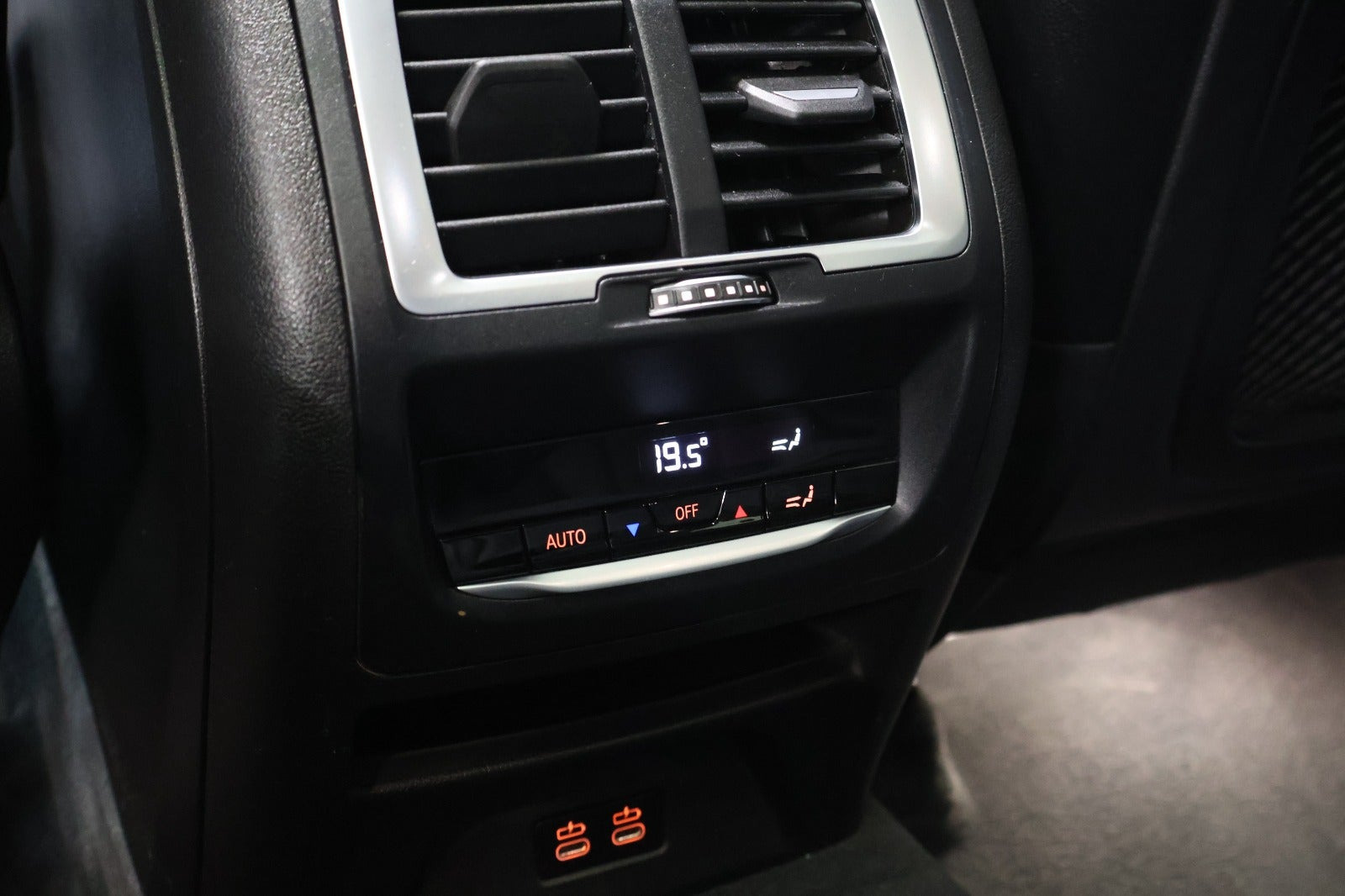 Hvid BMW iX3 fra 2022