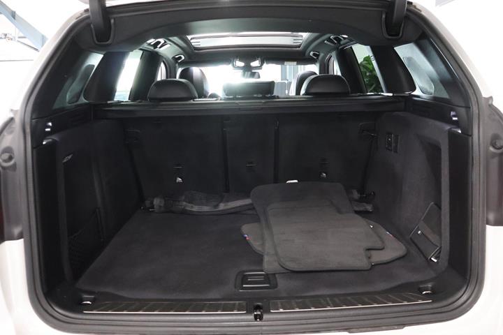 Hvid BMW iX3 fra 2022