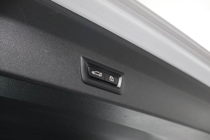 Hvid BMW iX3 fra 2022
