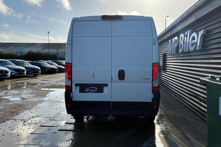 Hvid Peugeot Boxer 333 fra 2020