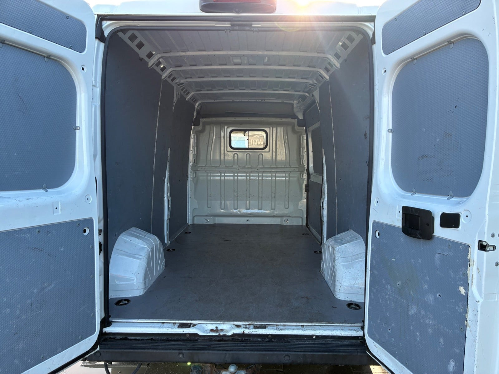 Hvid Peugeot Boxer 333 fra 2020