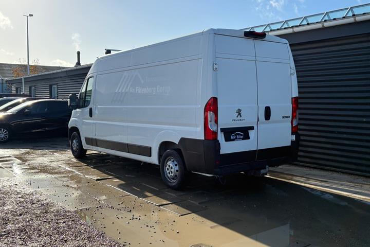 Hvid Peugeot Boxer 333 fra 2020