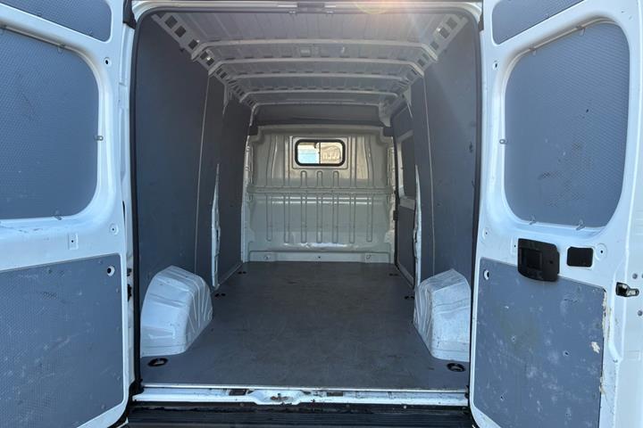 Hvid Peugeot Boxer 333 fra 2020