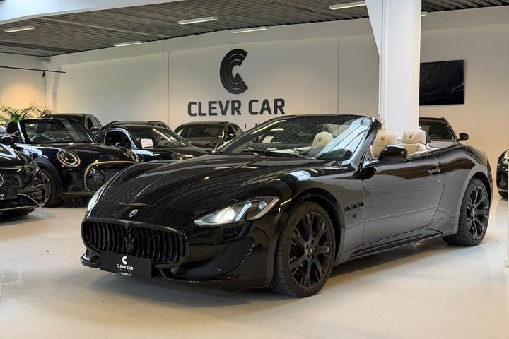 Sort Maserati GranCabrio fra 2015