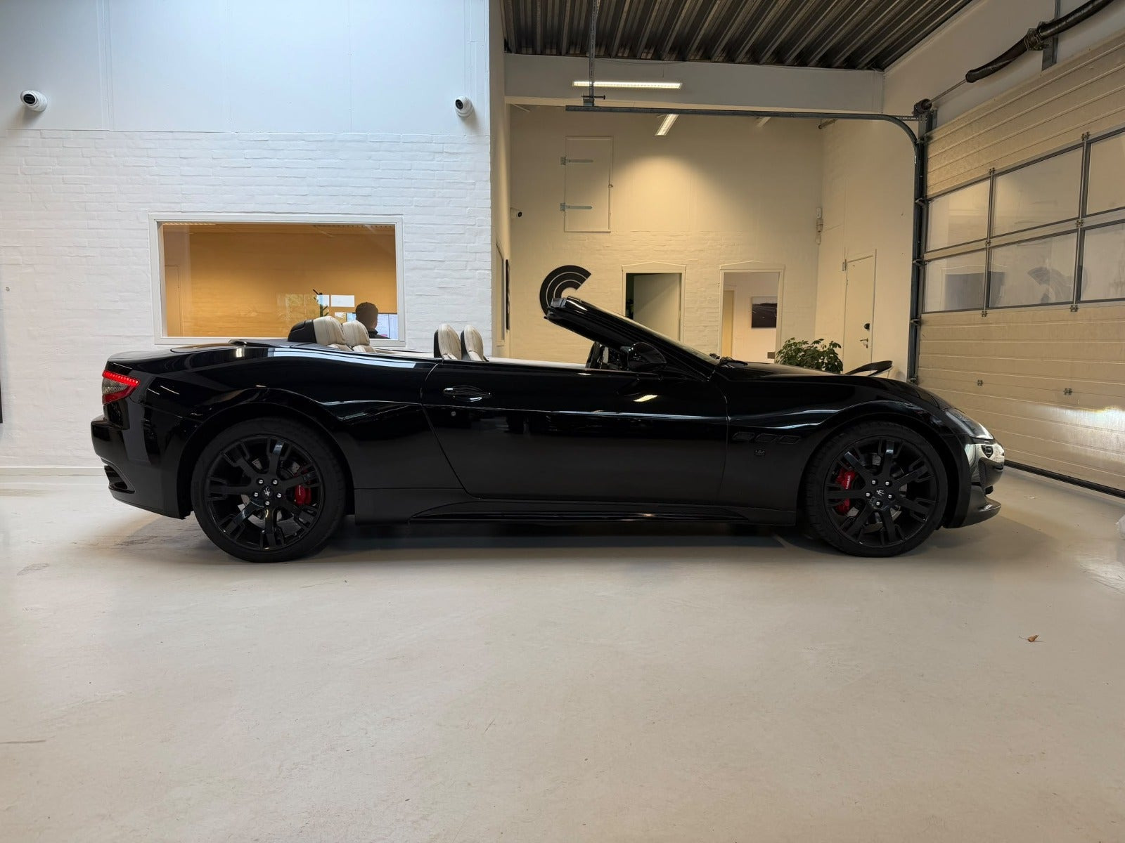 Sort Maserati GranCabrio fra 2015