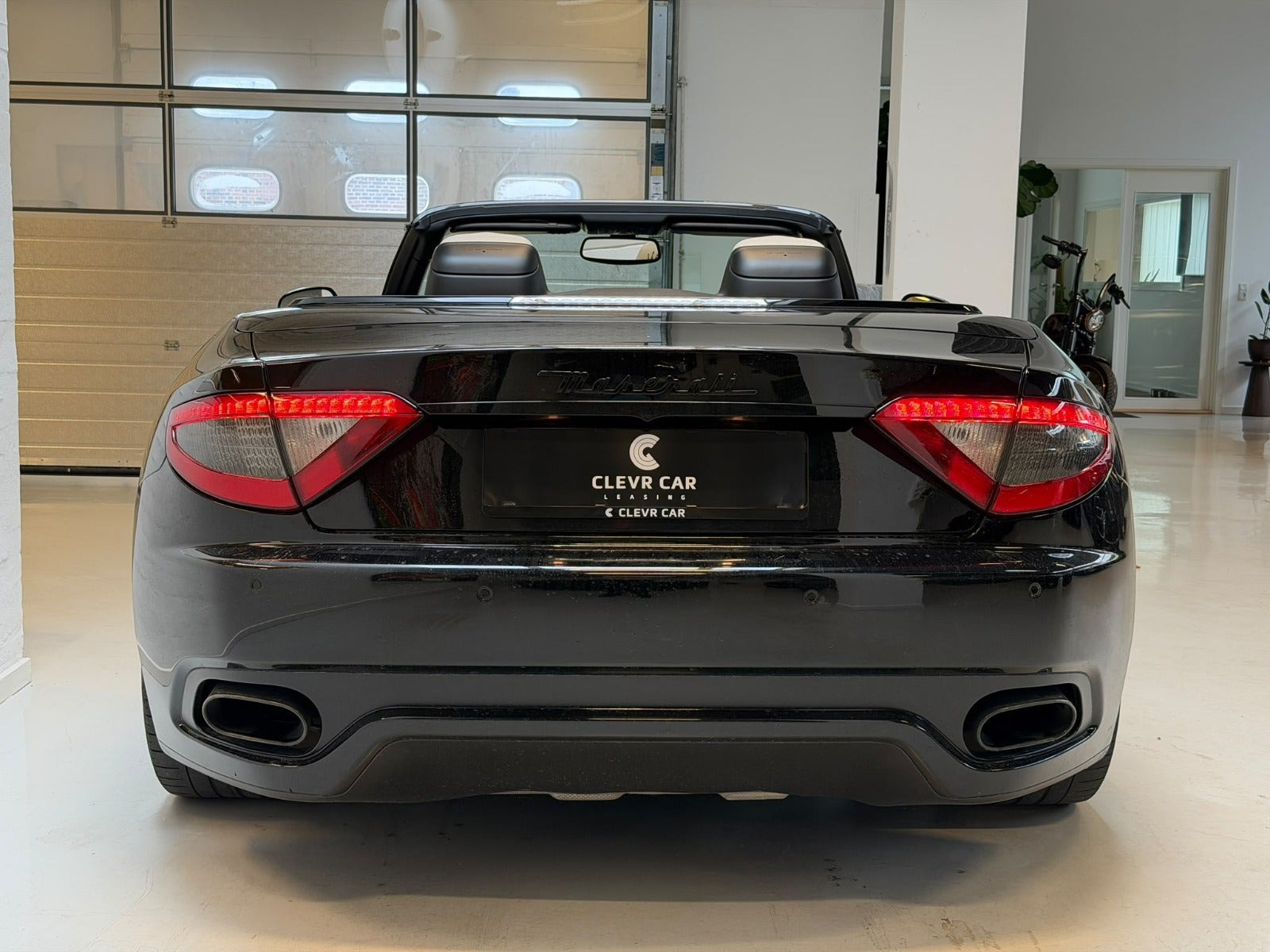 Sort Maserati GranCabrio fra 2015
