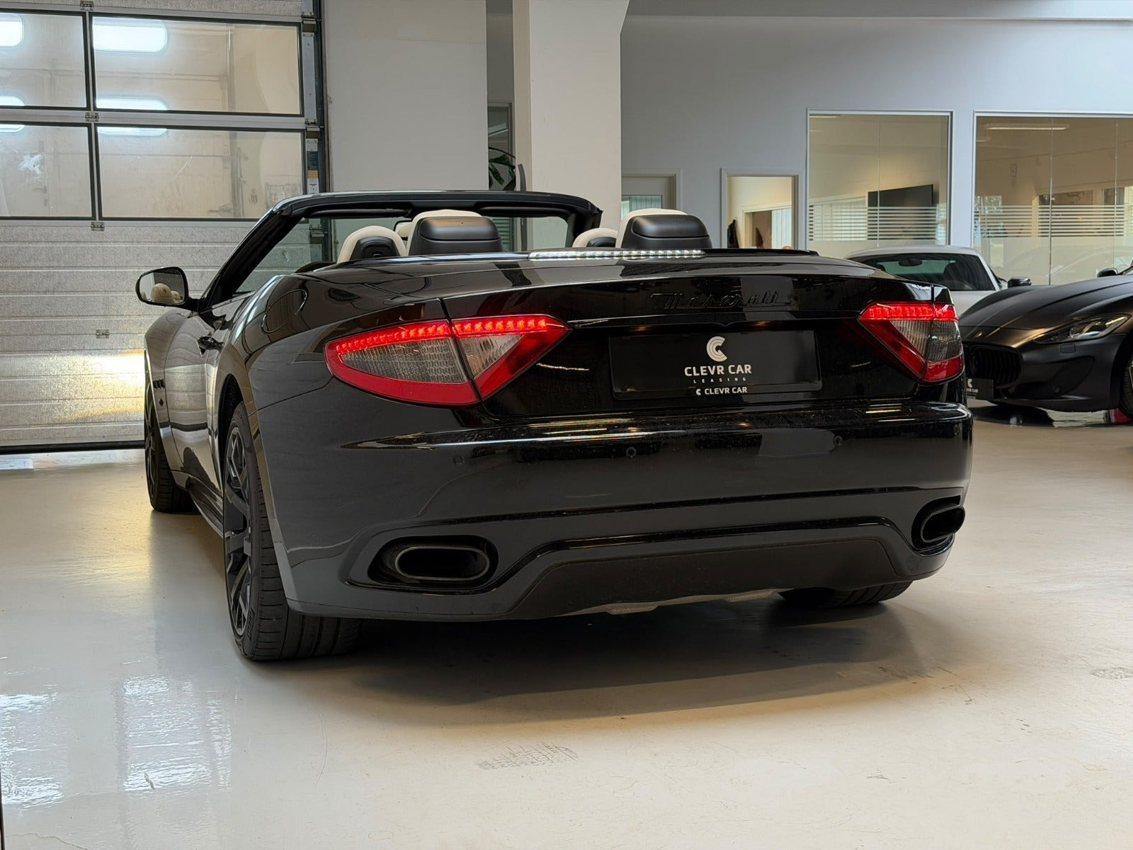 Sort Maserati GranCabrio fra 2015