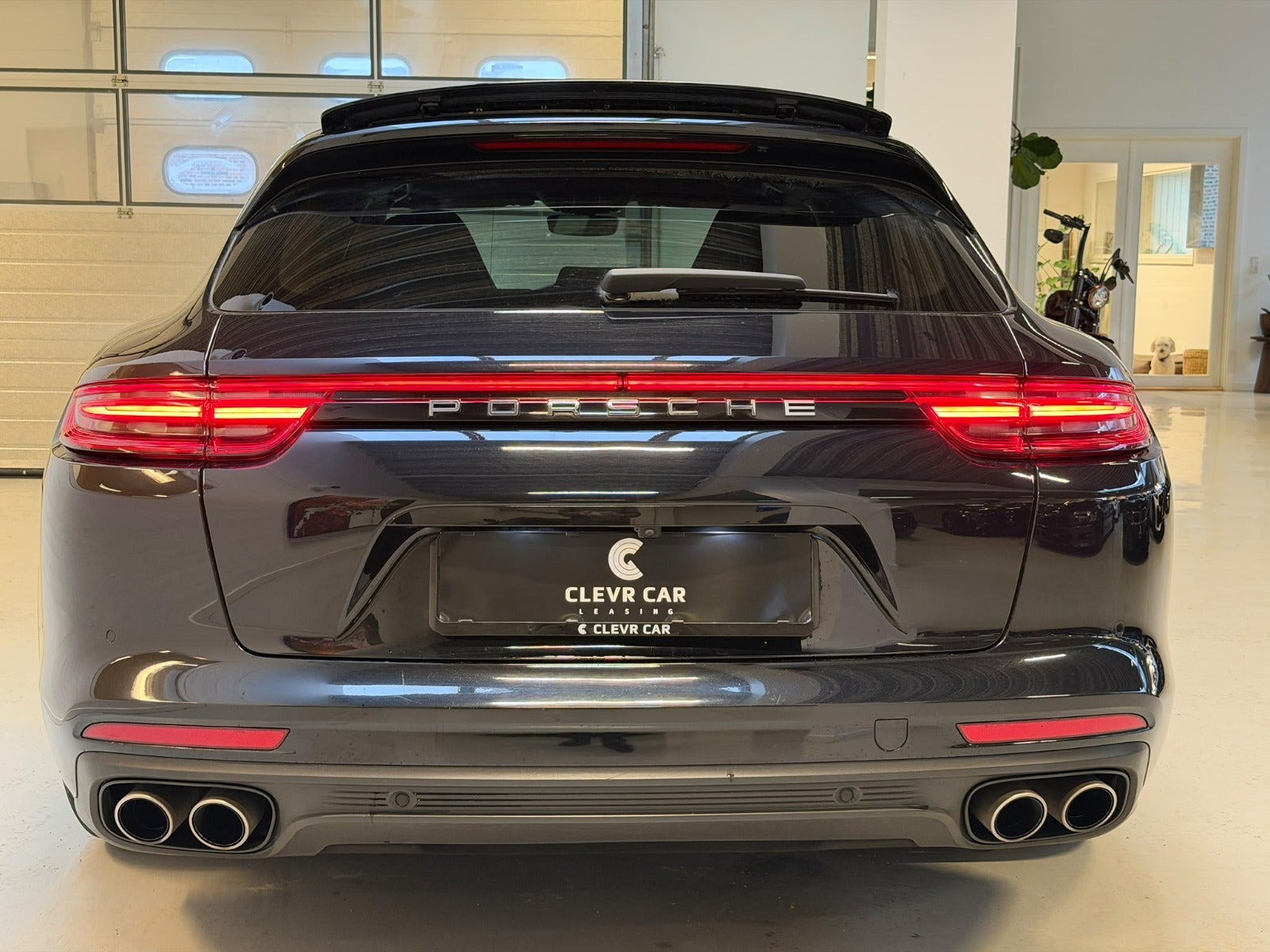 Sort Porsche Panamera 4S fra 2018