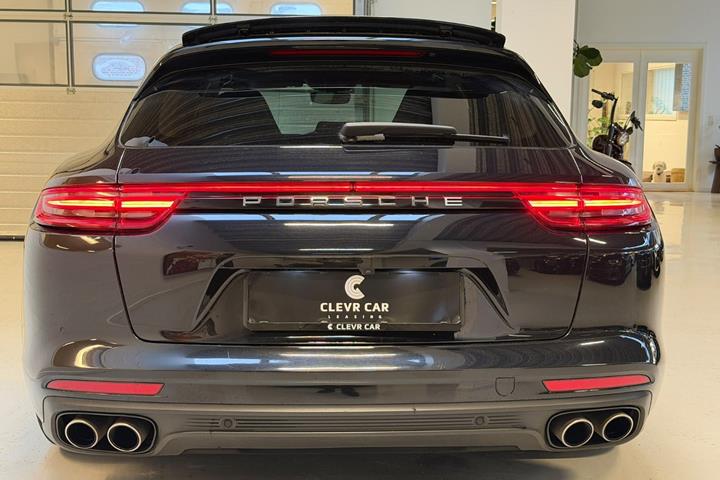 Sort Porsche Panamera 4S fra 2018