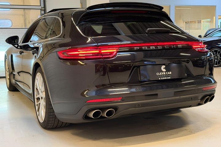 Sort Porsche Panamera 4S fra 2018