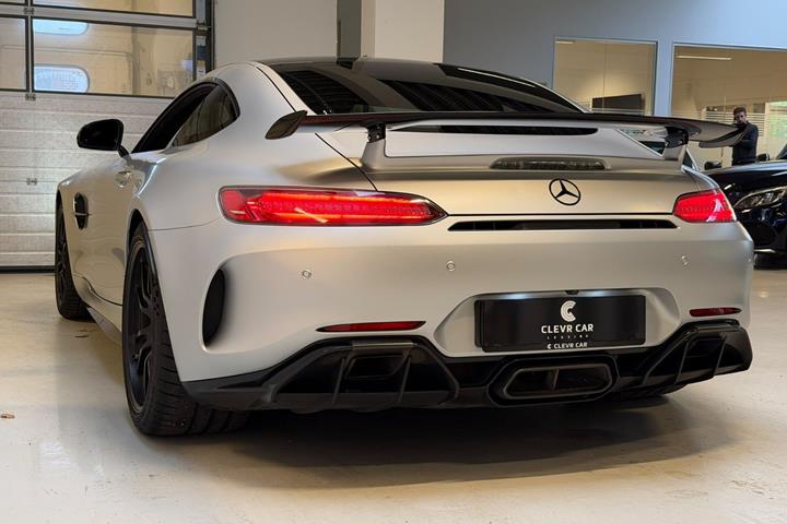 Sølv Mercedes AMG GT R fra 2018