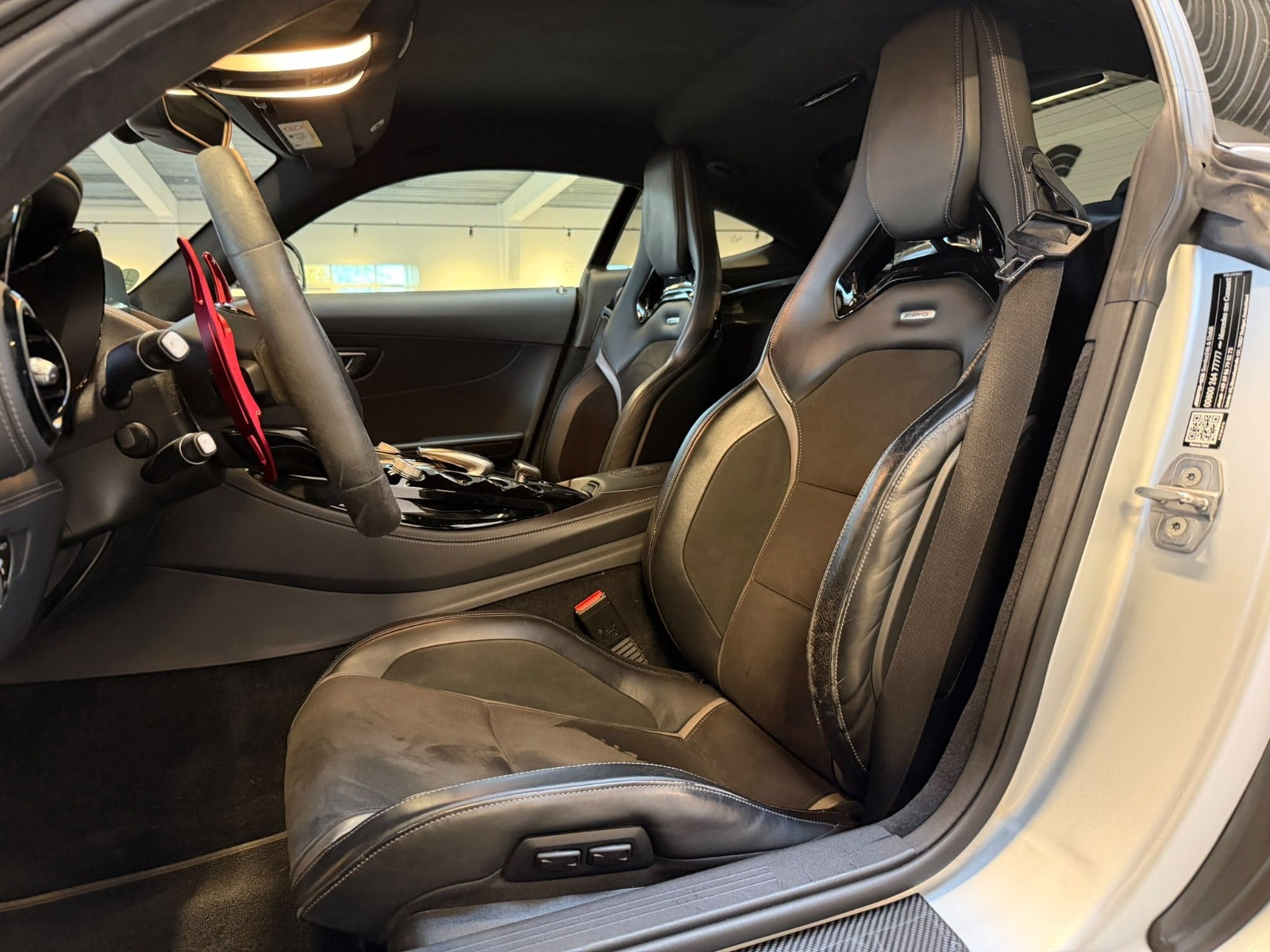 Sølv Mercedes AMG GT R fra 2018