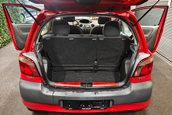 undefined Toyota Yaris fra 2002