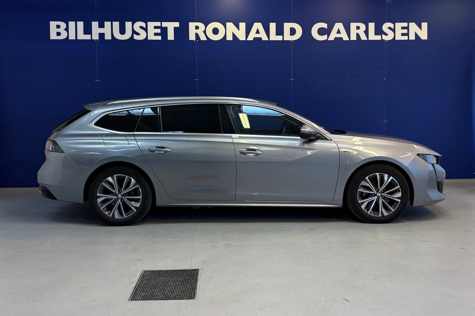 Sølv Peugeot 508 fra 2021