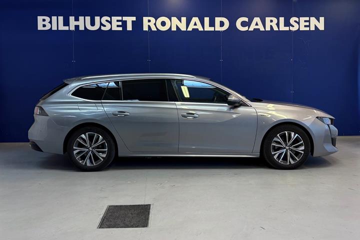 Sølv Peugeot 508 fra 2021