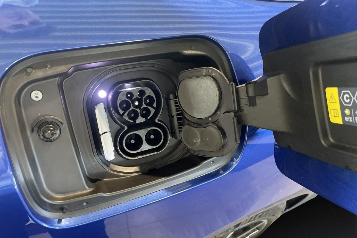 Blå BMW i4 fra 2026
