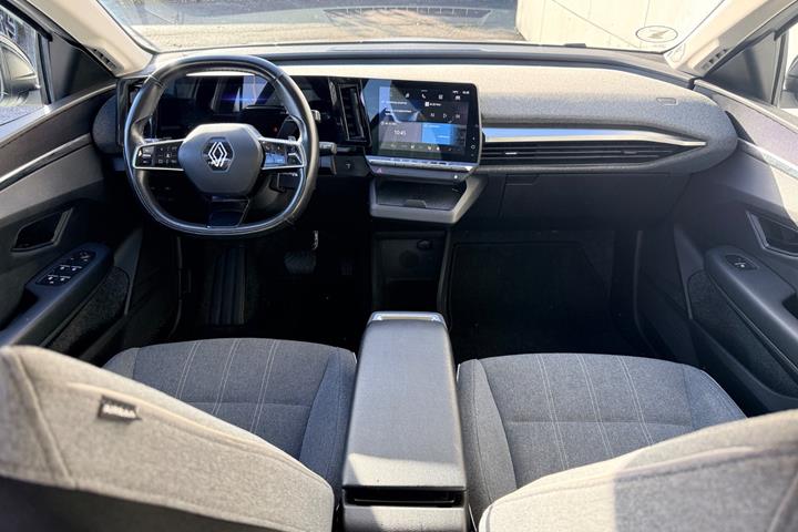 Hvid Renault Megane E-Tech fra 2024