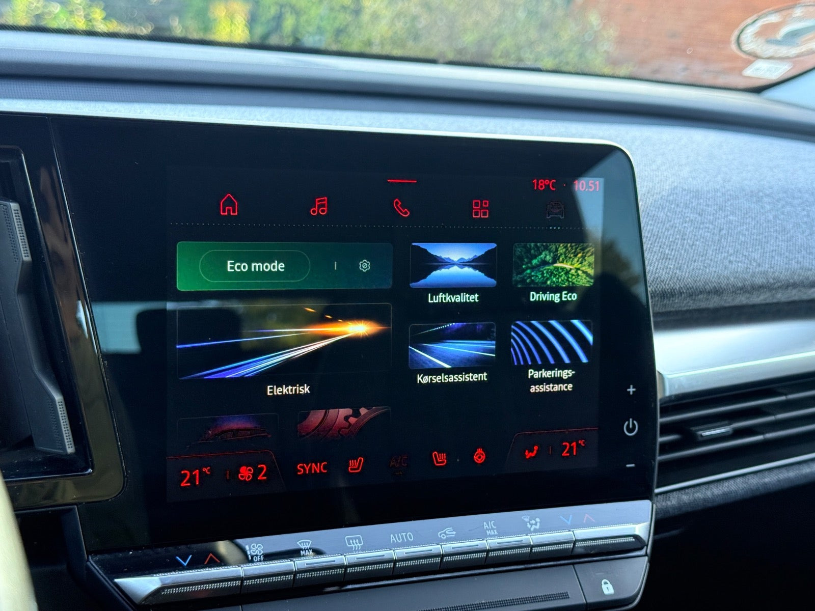 Hvid Renault Megane E-Tech fra 2024