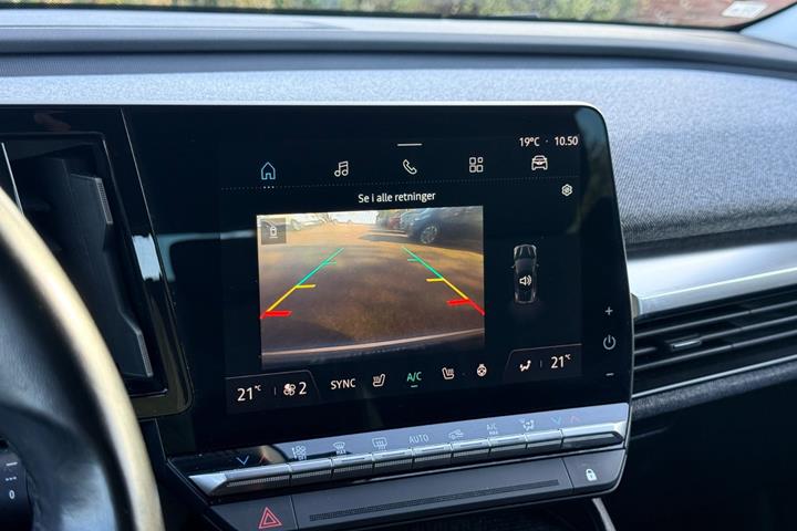 Hvid Renault Megane E-Tech fra 2024