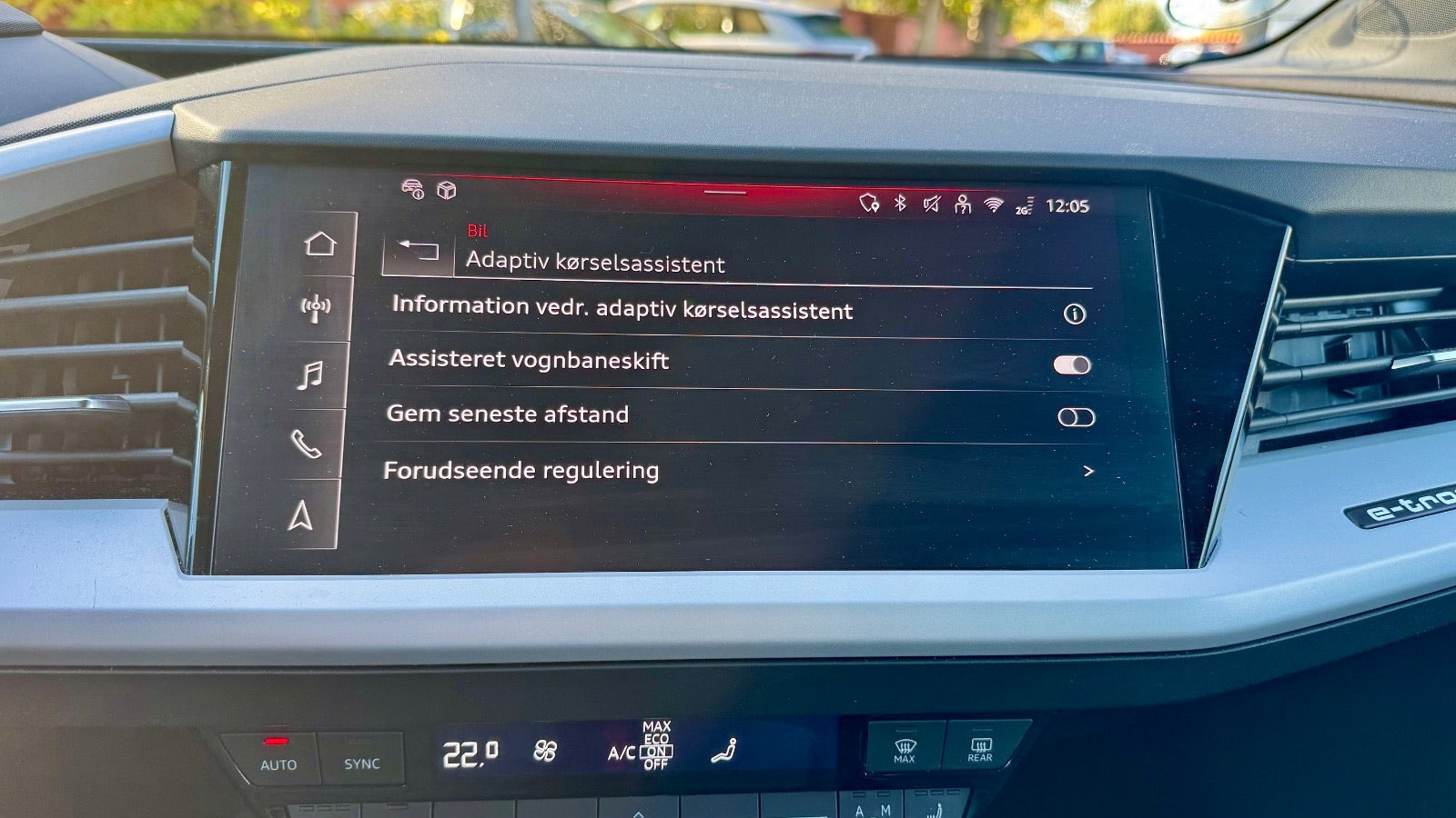 Grå Audi Q4 e-tron fra 2025