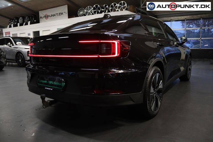 Sort Polestar 2 fra 2024