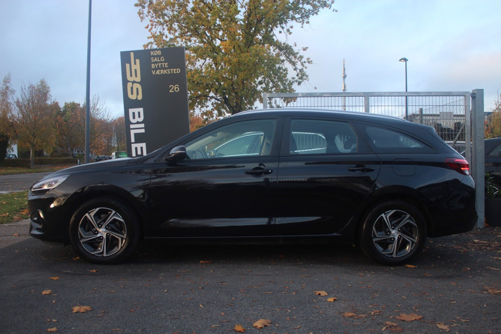 Sort Hyundai i30 fra 2023