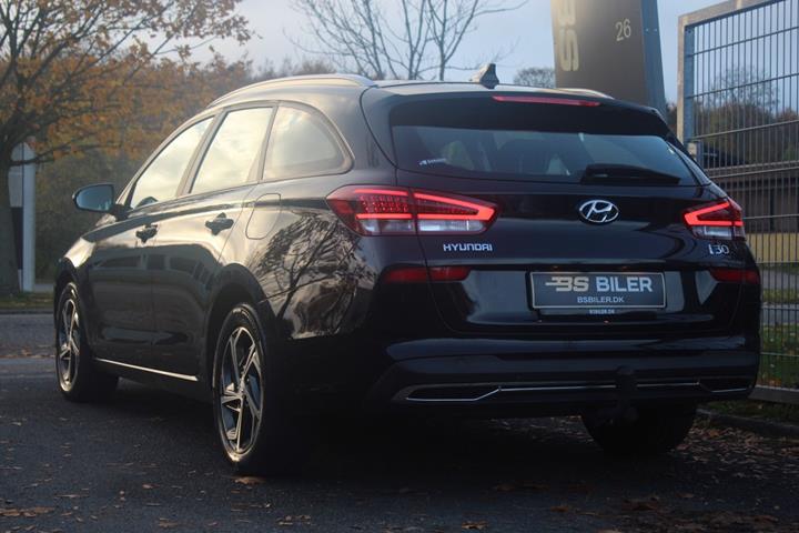 Sort Hyundai i30 fra 2023