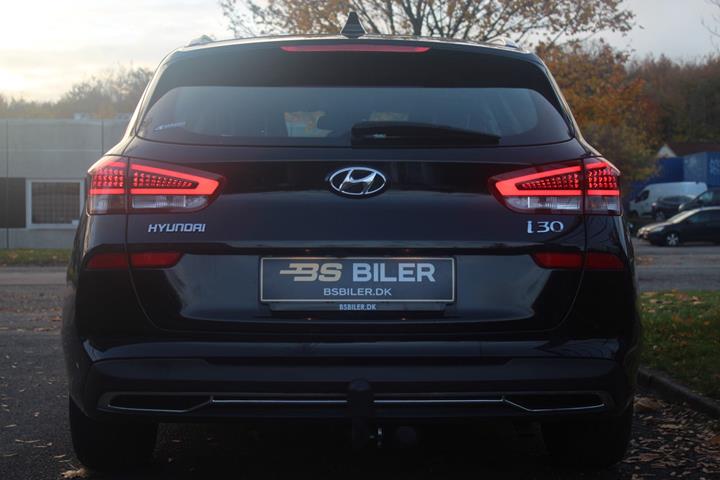 Sort Hyundai i30 fra 2023