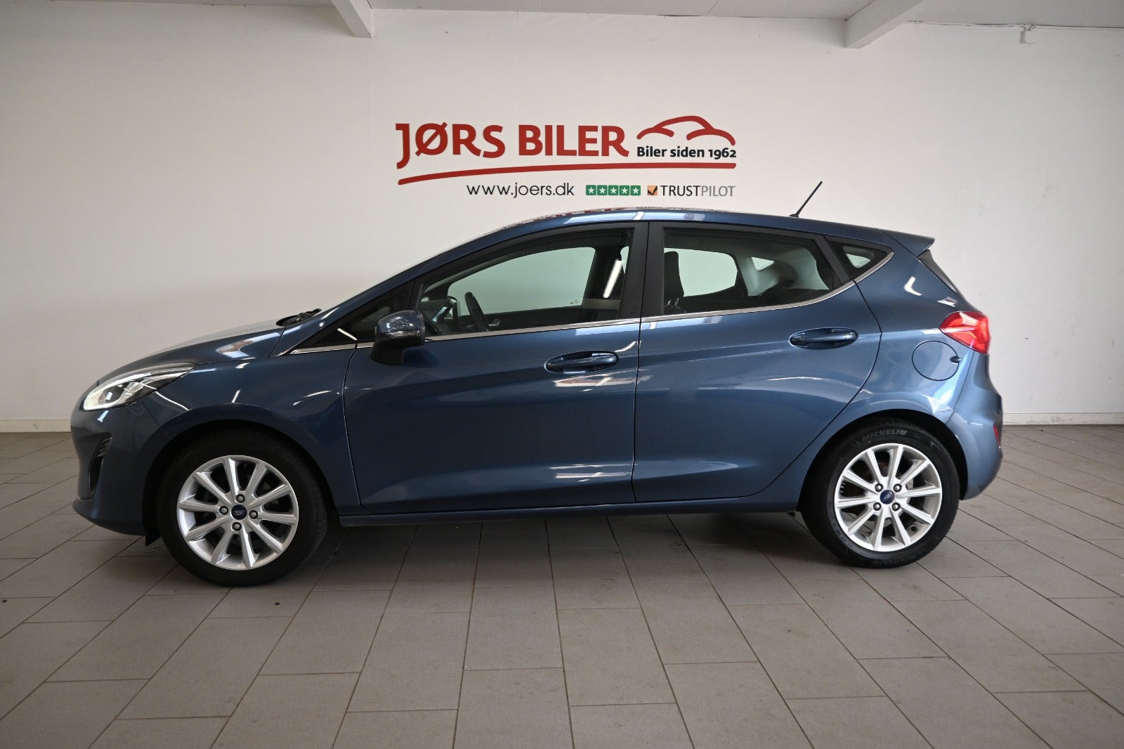 Blå Ford Fiesta fra 2019