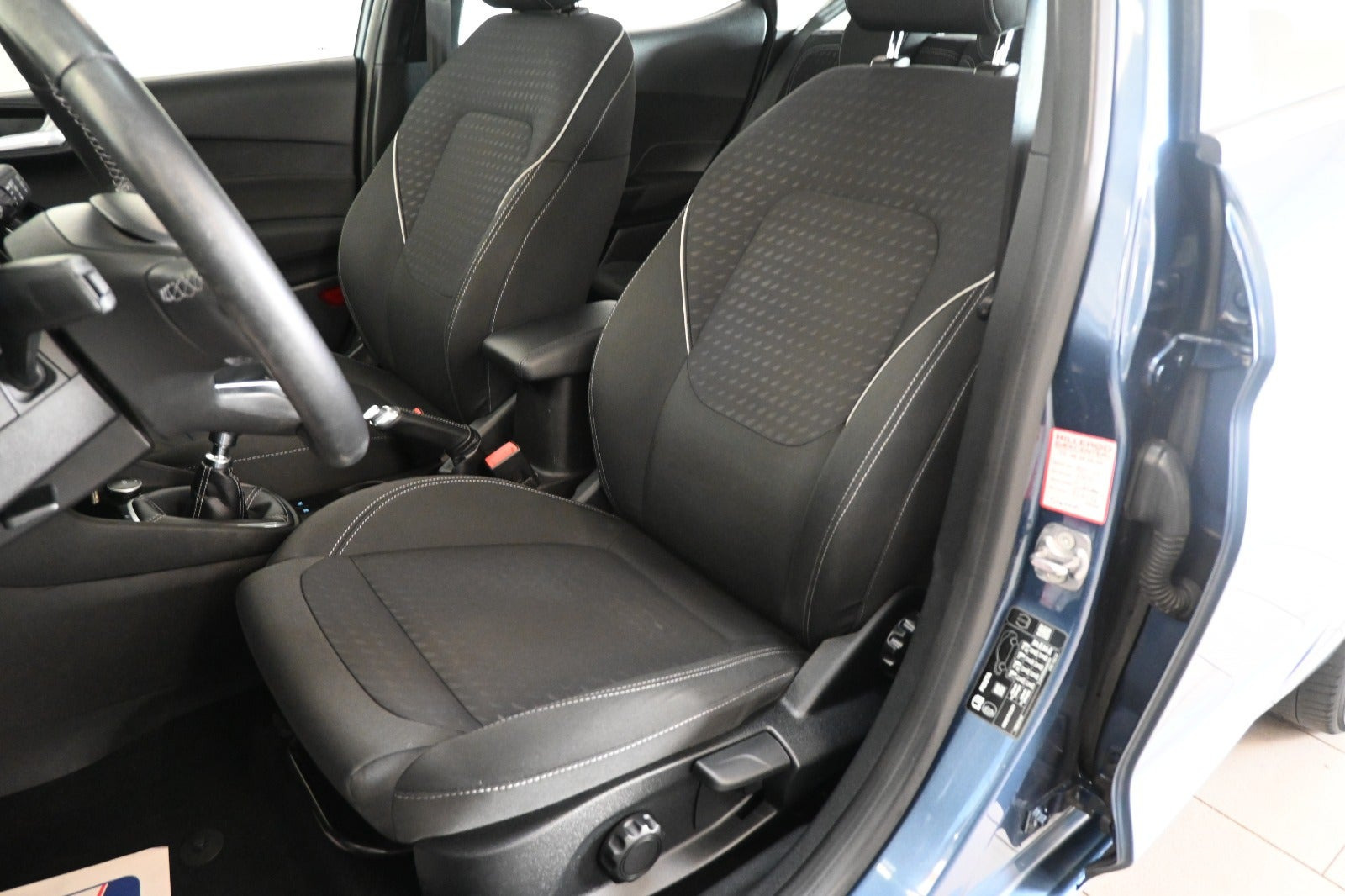 Blå Ford Fiesta fra 2019