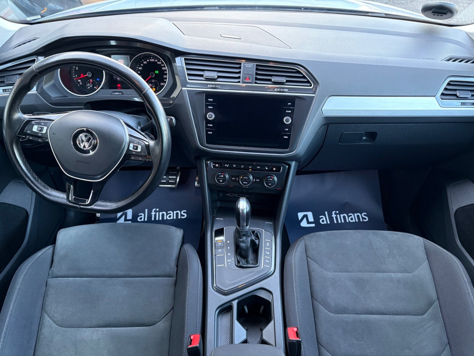 Sølv VW Tiguan fra 2019
