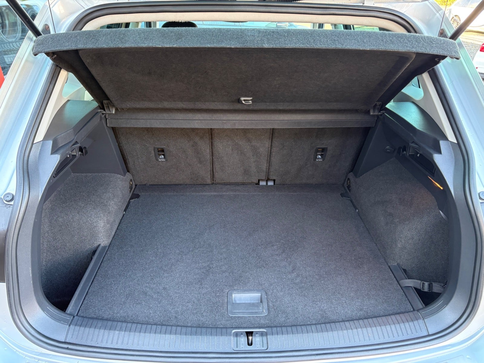 Sølv VW Tiguan fra 2019