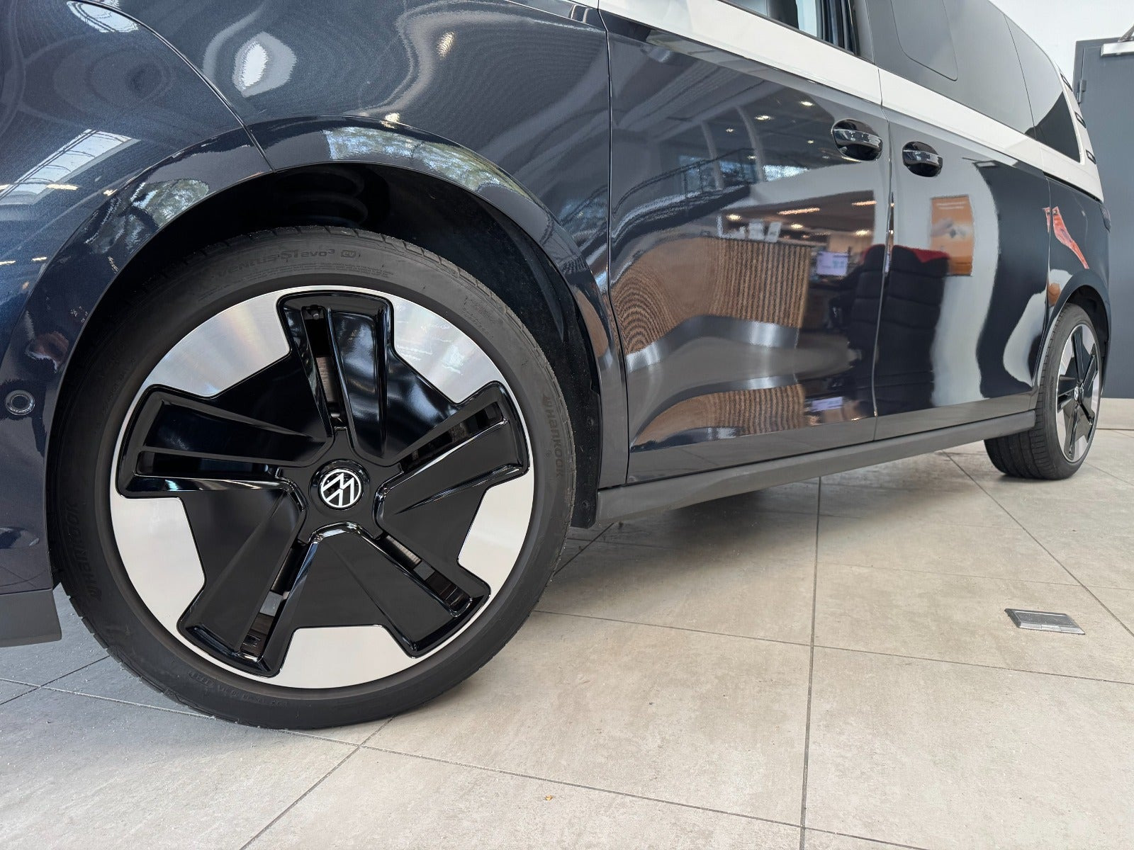Blå VW ID.Buzz fra 2026