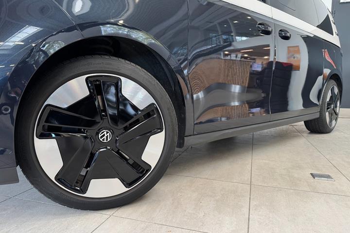 Blå VW ID.Buzz fra 2026