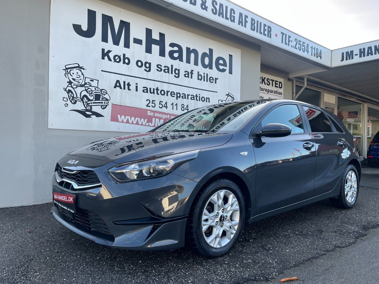 Grå Kia Ceed fra 2022
