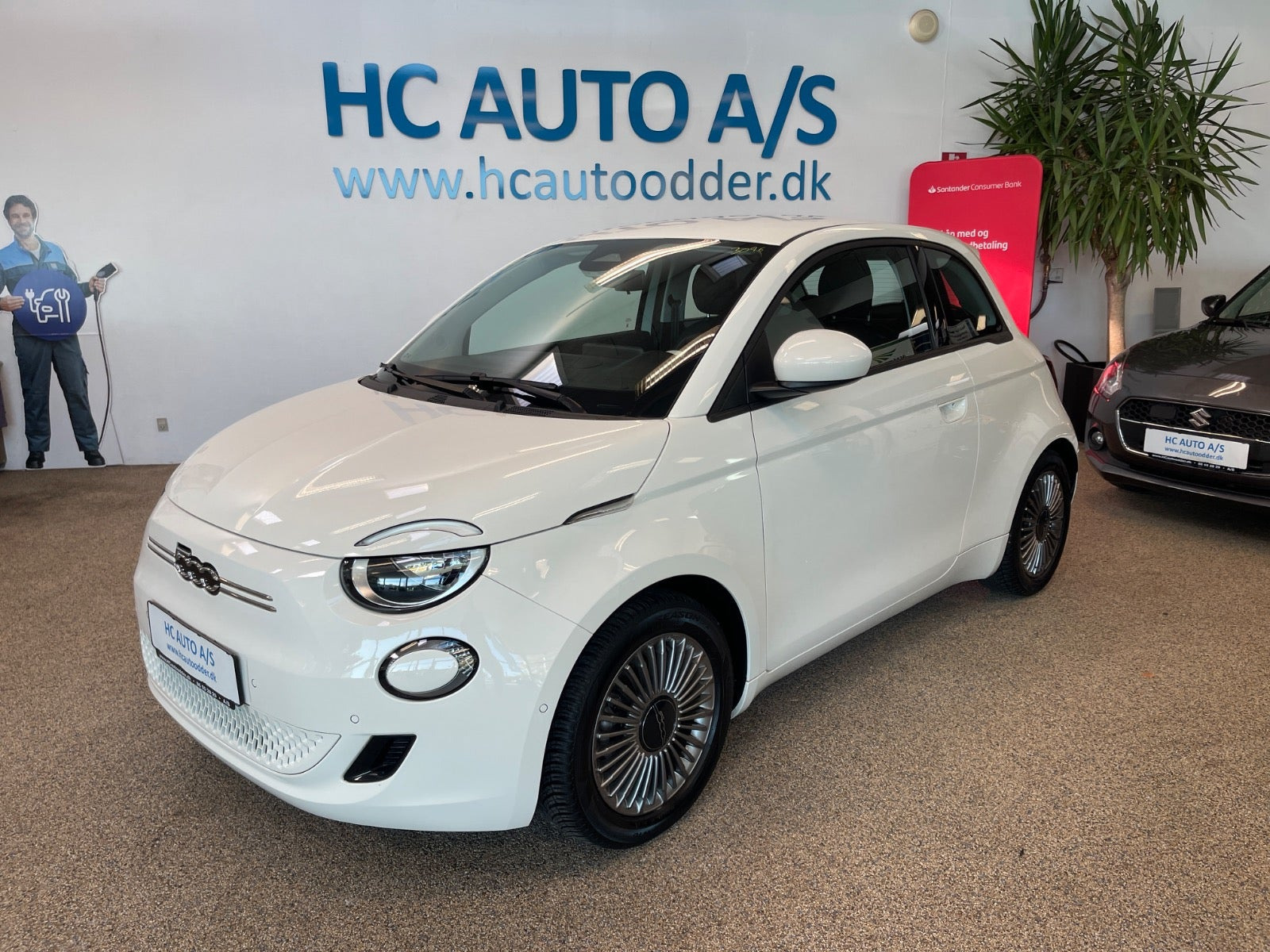 Hvid Fiat 500e fra 2023