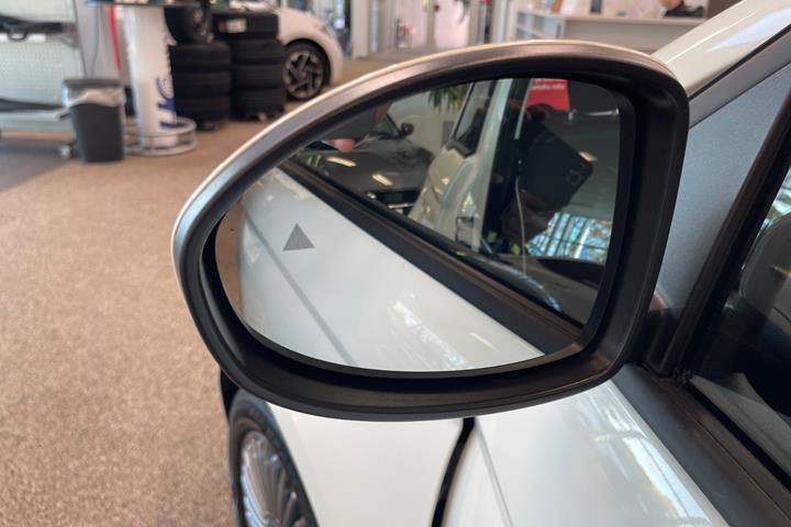 Hvid Fiat 500e fra 2023