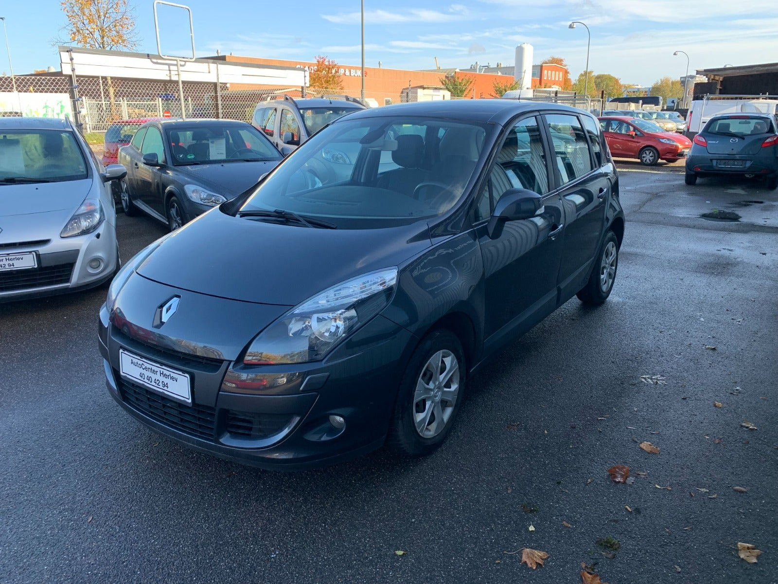 Grå Renault Scenic III fra 2010