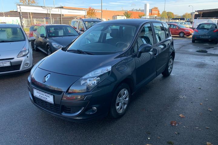 Grå Renault Scenic III fra 2010