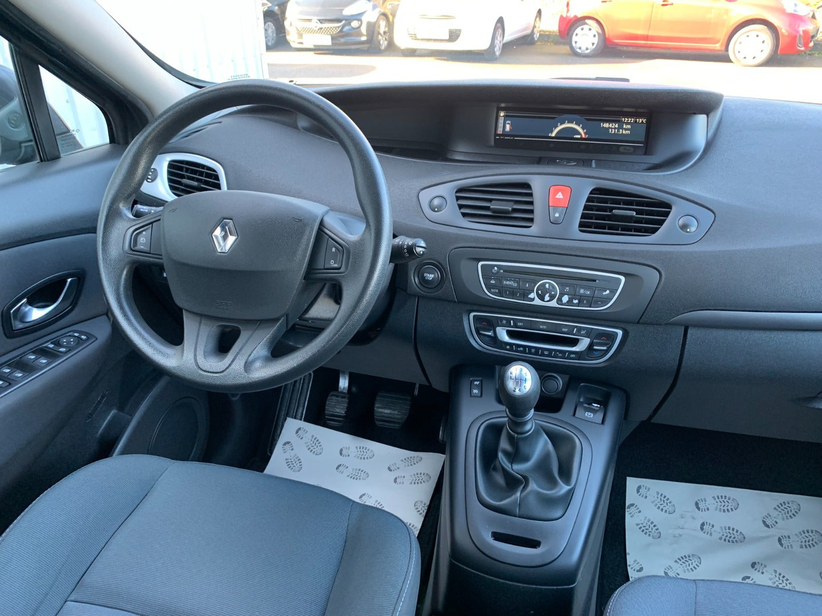 Grå Renault Scenic III fra 2010