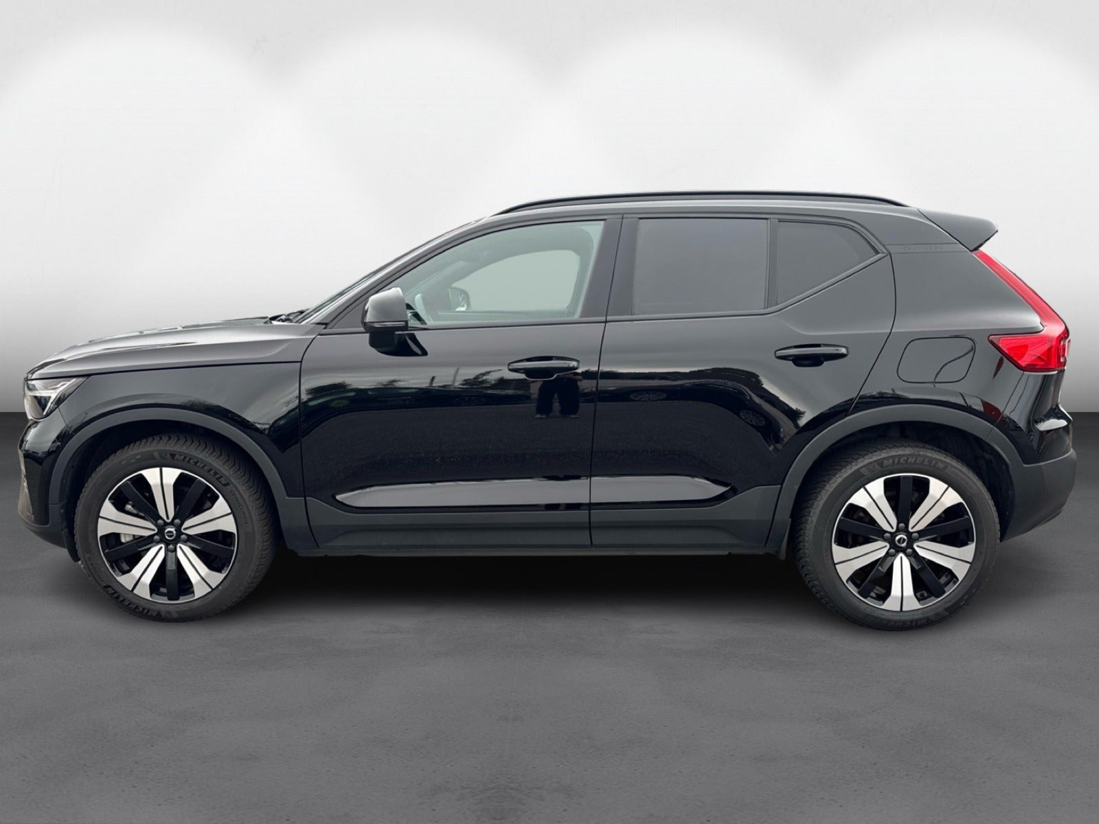 Sort Volvo XC40 fra 2023